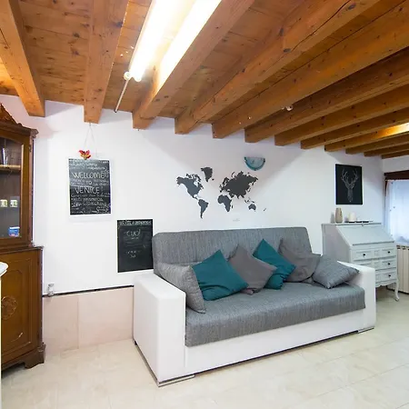 公寓 Cozy Central Apartment *