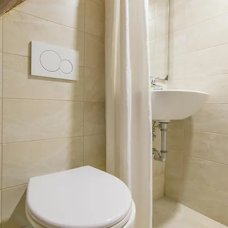 公寓 Cozy Central Apartment *