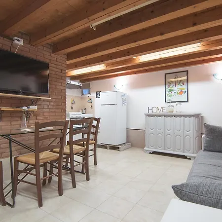 Cozy Central Apartment *