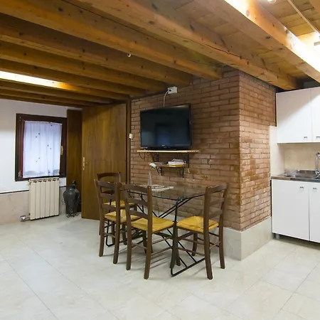 Lägenhet Cozy Central Apartment