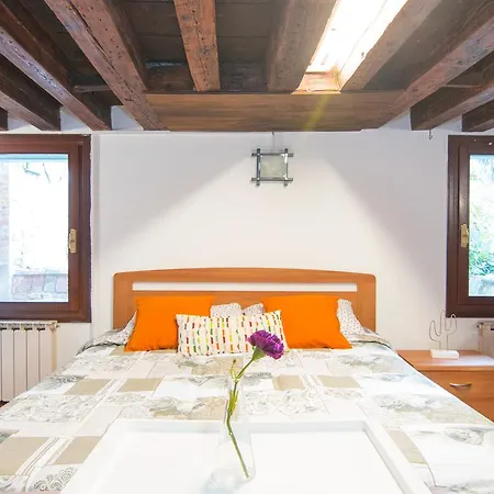 Cozy Central Apartment Lägenhet *